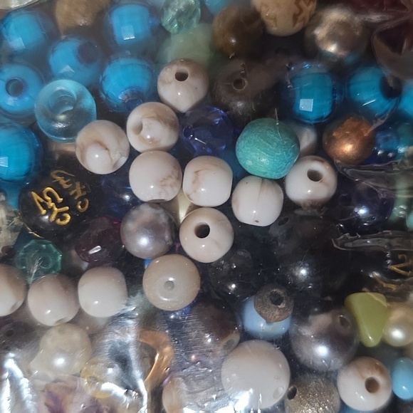 Mixed Bead Collection - Picture 9 of 11